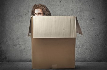 Ұялшақтықты қалай жеңуге болады? Психологтардың кеңесі